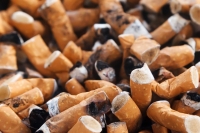 Цигарените фасове са по-голямата заплаха за морето от пластмасовите бутилки