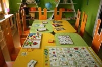 В езиковата детска занималня малчуганите играят и учат едновременно